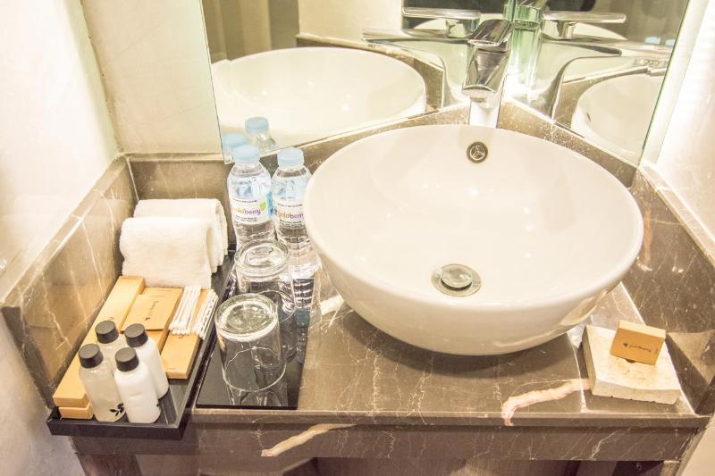 Goldberry Lite Hotel Iloilo Esterno foto
